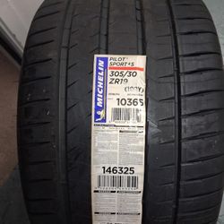 Michelin Tires 305/30 19 Pilot Sport