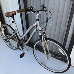 Schwinn Cruiser/Commuter Hybrid Bike