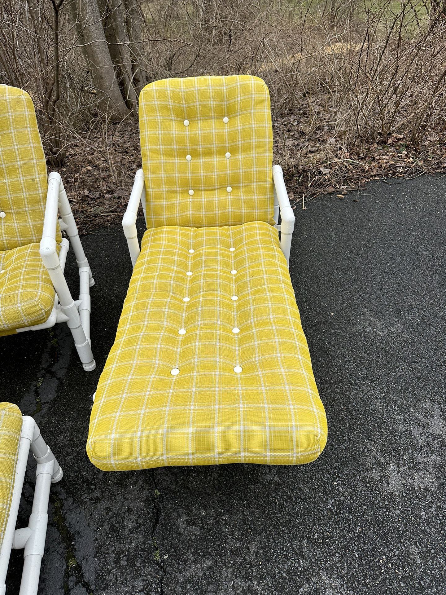 Beautiful Outdoor Patio Set PVC Yellow Cushions (7) Pieces