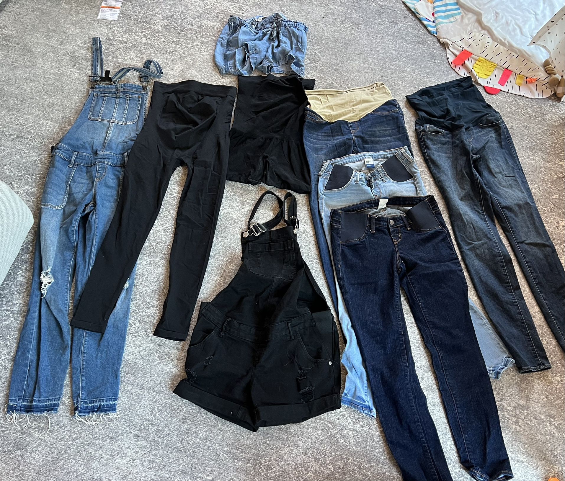 Maternity Jeans, Overalls, Leggings, Shorts bundle