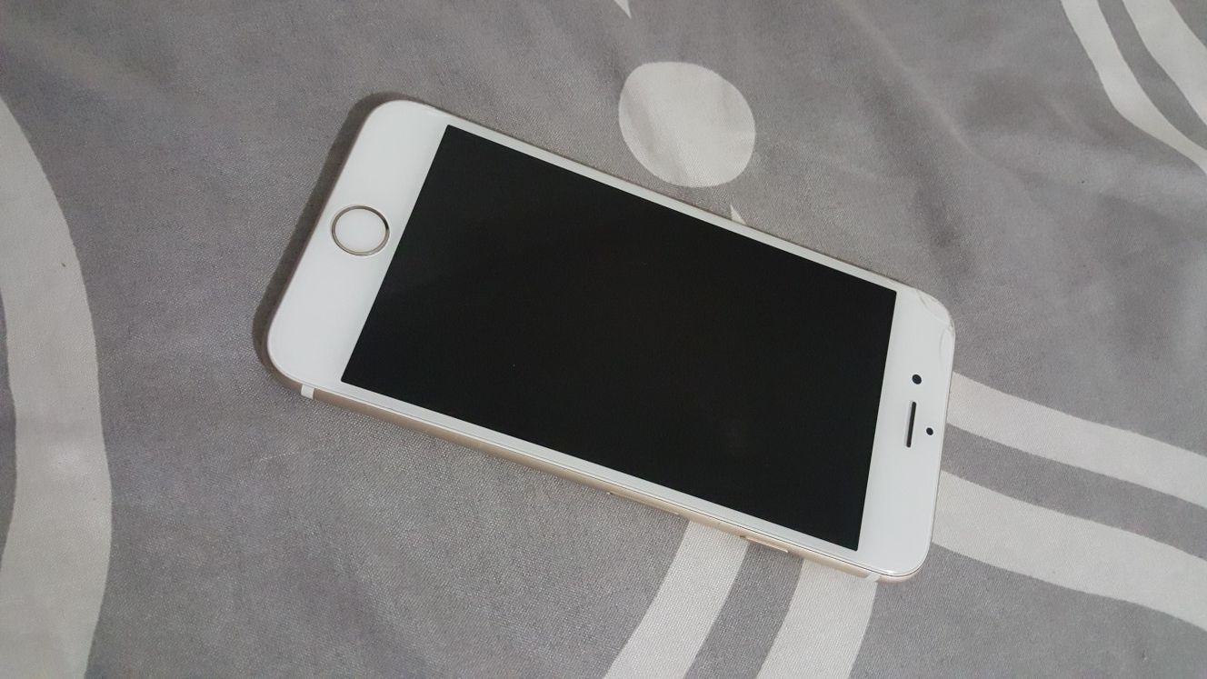 Iphone 6s with 8 cases