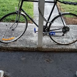 Swing Bicycle 27 In For A Big Guy With Car Hitch Extra Inner Tubes And A Couple Of Rims For The Bike