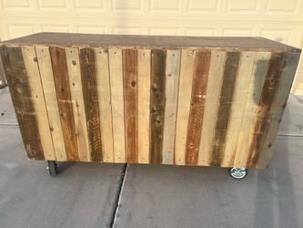 Custom-Built Mobile Wood Cart – Turn Your Idea Into a Business
