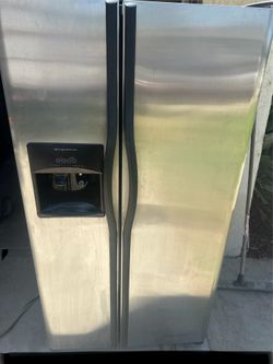 Stainless steel fridge works excellent