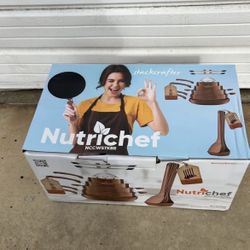 16 Piece Cookware Set 