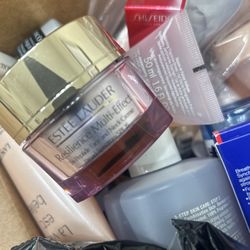 Top Of Line Make Up Products 🆕 Make Up. 299$