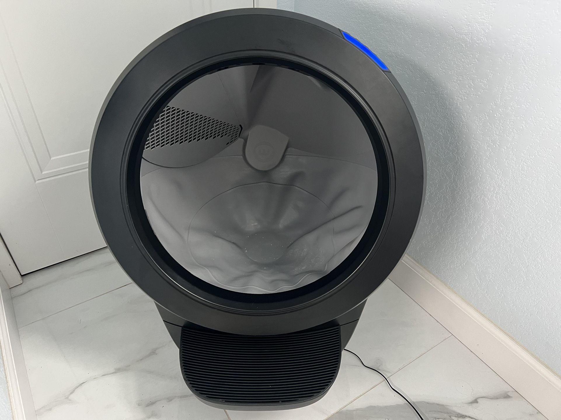 Whisker Litter-Robot 4 - WiFi Enabled Automatic Self-Cleaning Cat Litter Box, Black