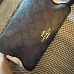 COACH PURSE (Medium Size) 