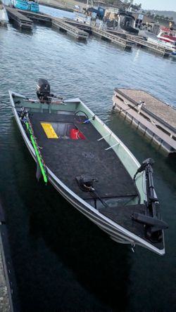 Aluminum bass Boat with Outboard Motor