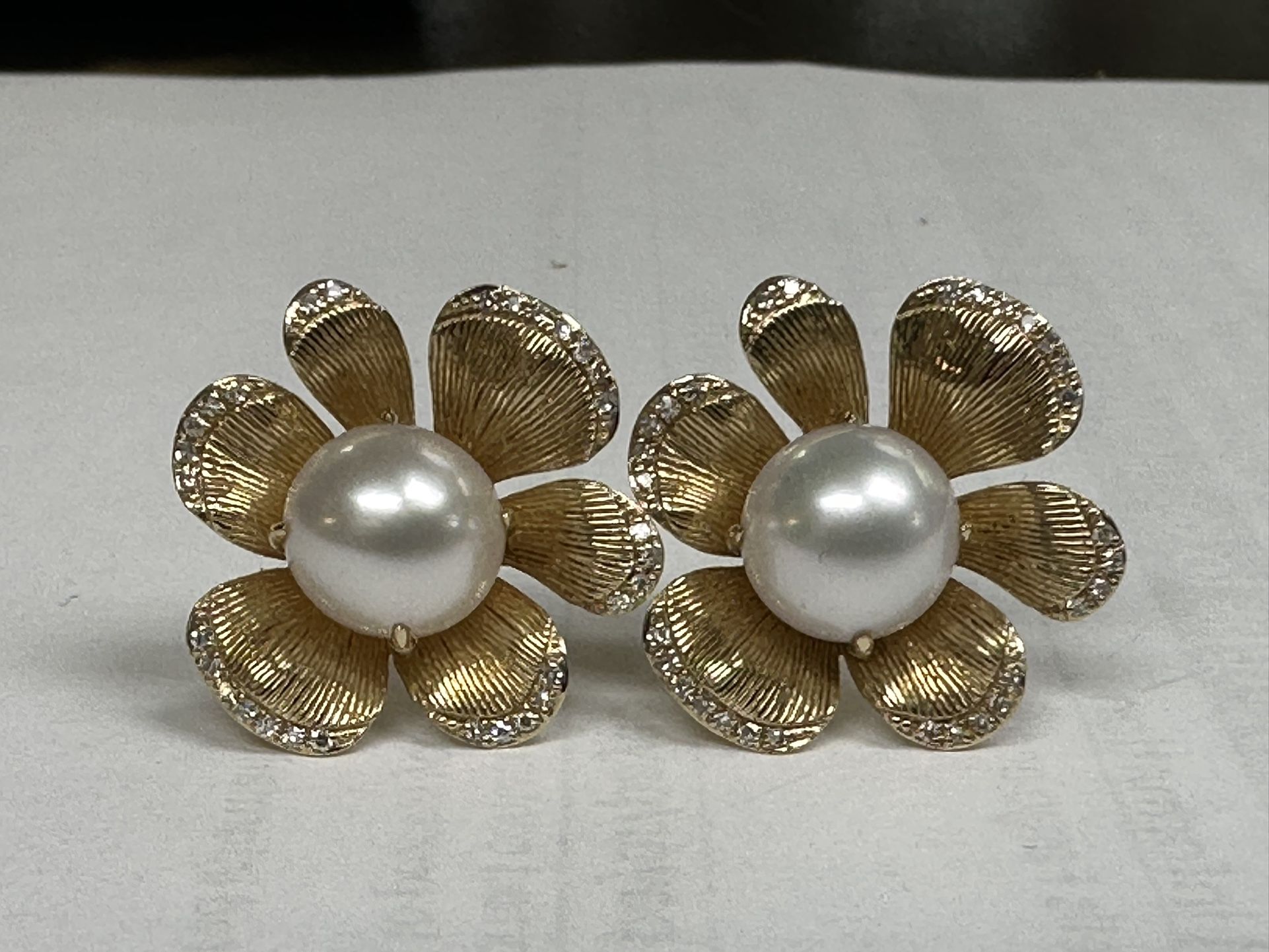 14K Diamond And Pearl EFFY Earrings