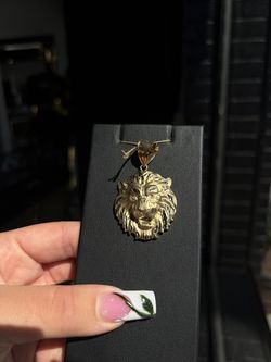 LION HEAD PENDANT 10K
