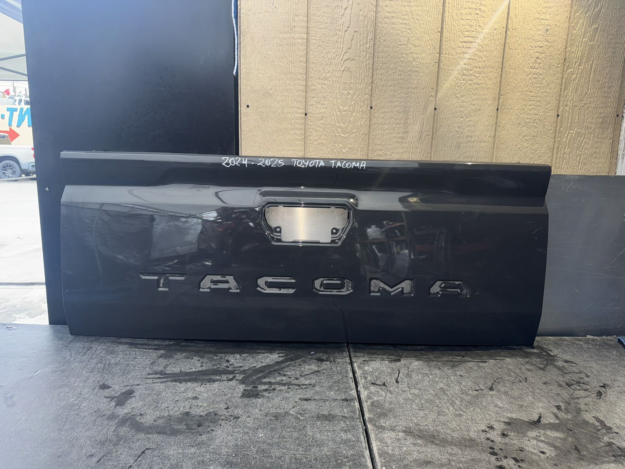 2024 2025 TOYOTA TACOMA LIFTGATE OEM USED