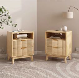 Set of two nightstands/Juego de dos mesillas de noche