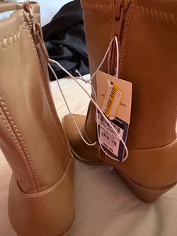 Beige brown boots