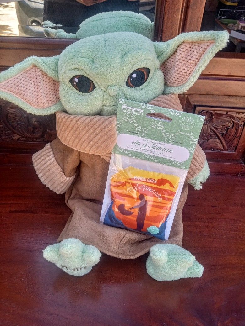 NEW DISNEY THE MANDALORIAN THE CHILD SCENTSY BUDDY