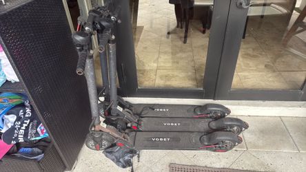 3 Vobet scooters