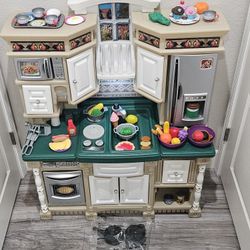 Step2 Lifestyle Dream Kitchen with Food & Accessories