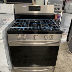 Frigidaire Gallery 30” Gas Stove In Stainless Steel Used