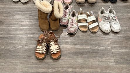Girl shoes size 3(5 pairs)