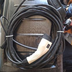 EV CHARGER W/ ADAPTER 