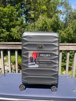 Delsey Paris Meteor hardside spinner suitcase