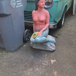 YARD ART LARGE HEAVY 3'  VINTAGE CONCRETE MERMAID STATUE  /  FOUNTAIN CEMENT FIGURE
