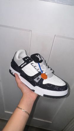 Louis Vuitton trainers high quality sizes 8,9,10,11,12 price is firm