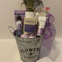 Lavender Bath, Body, and Beauty Gift Basket with Lavender Bundle Birthday, Anniversary, Mother’s Day