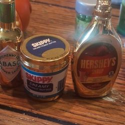 Mini Brands / Rare / Ultra Rare / Gold Collection 