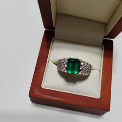Natural Emerald And Diamond Ring 