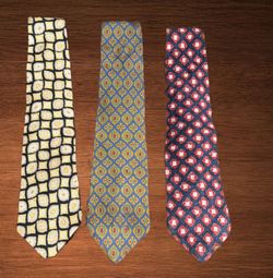 VINTAGE GAP MENS NECK TIE. Lot of 3.
