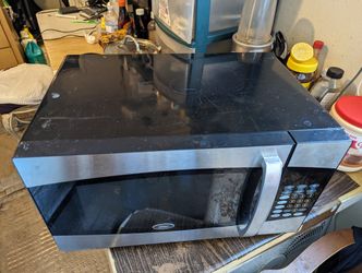 Oyster Barely  Used Microwave 
