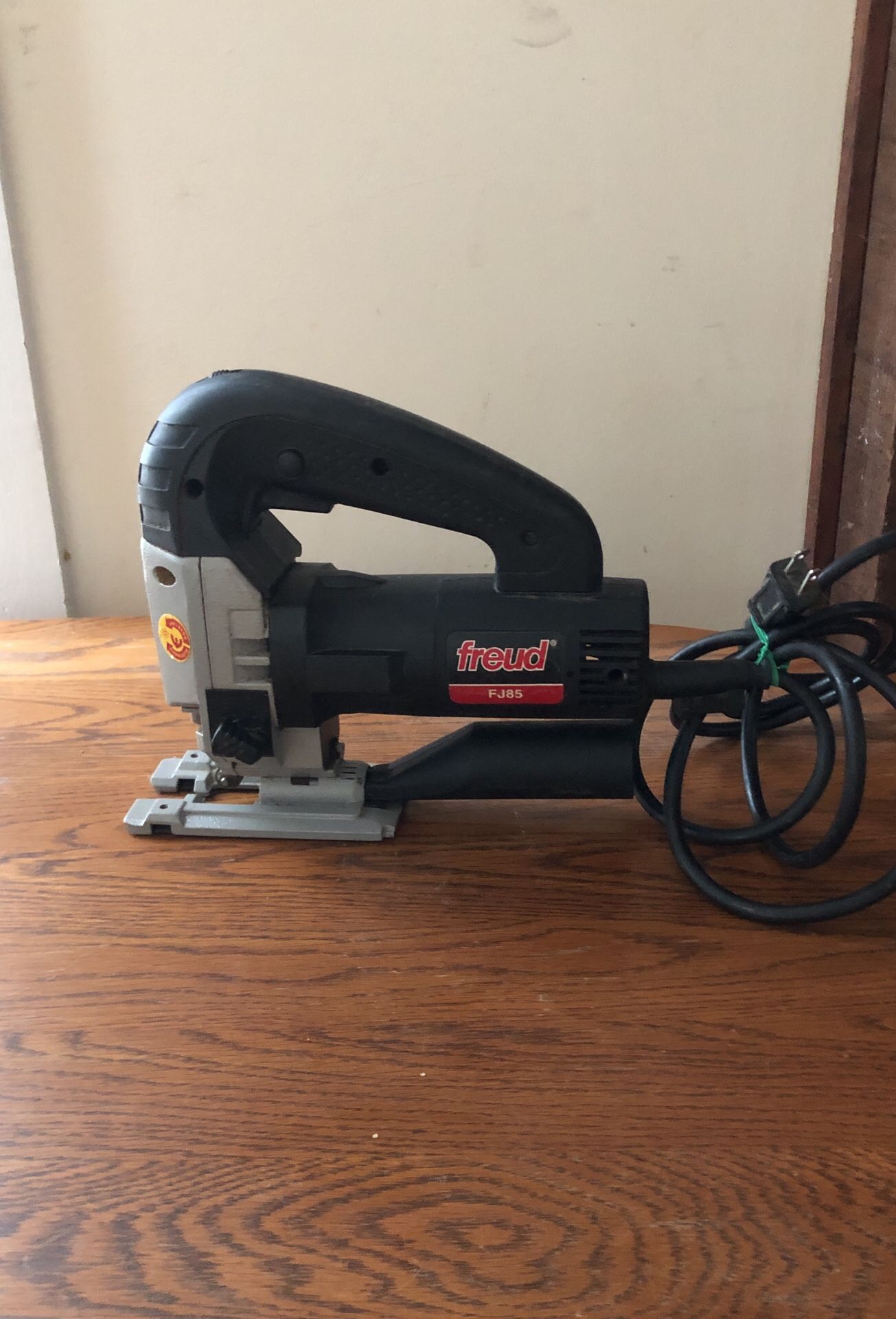 Freud FJ85 variable speed jigsaw.