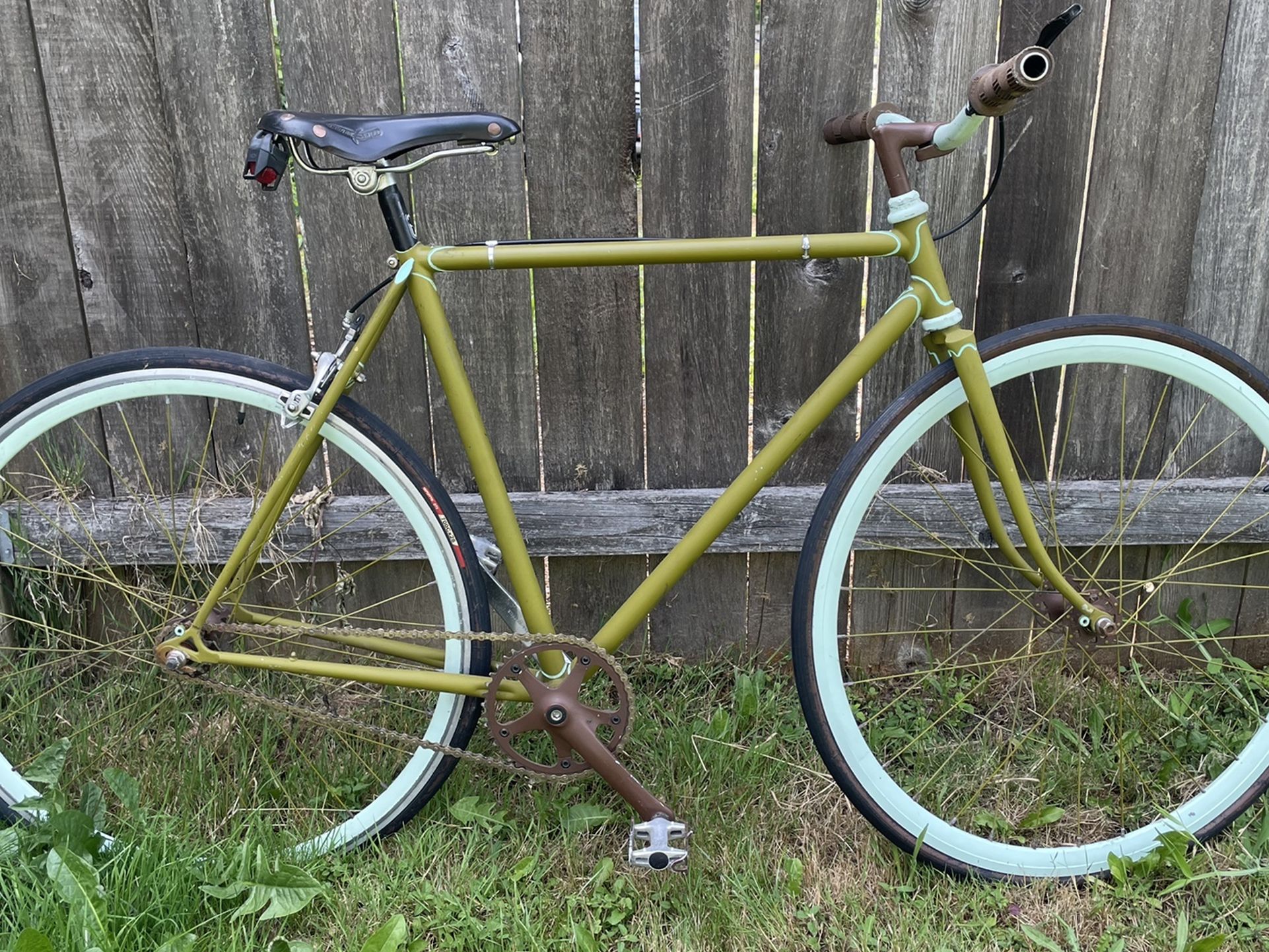 Brooks Saddle Vintage Steel Frame Bike