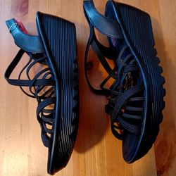 New Skecher Wedge Strappy Sandals Women's 9