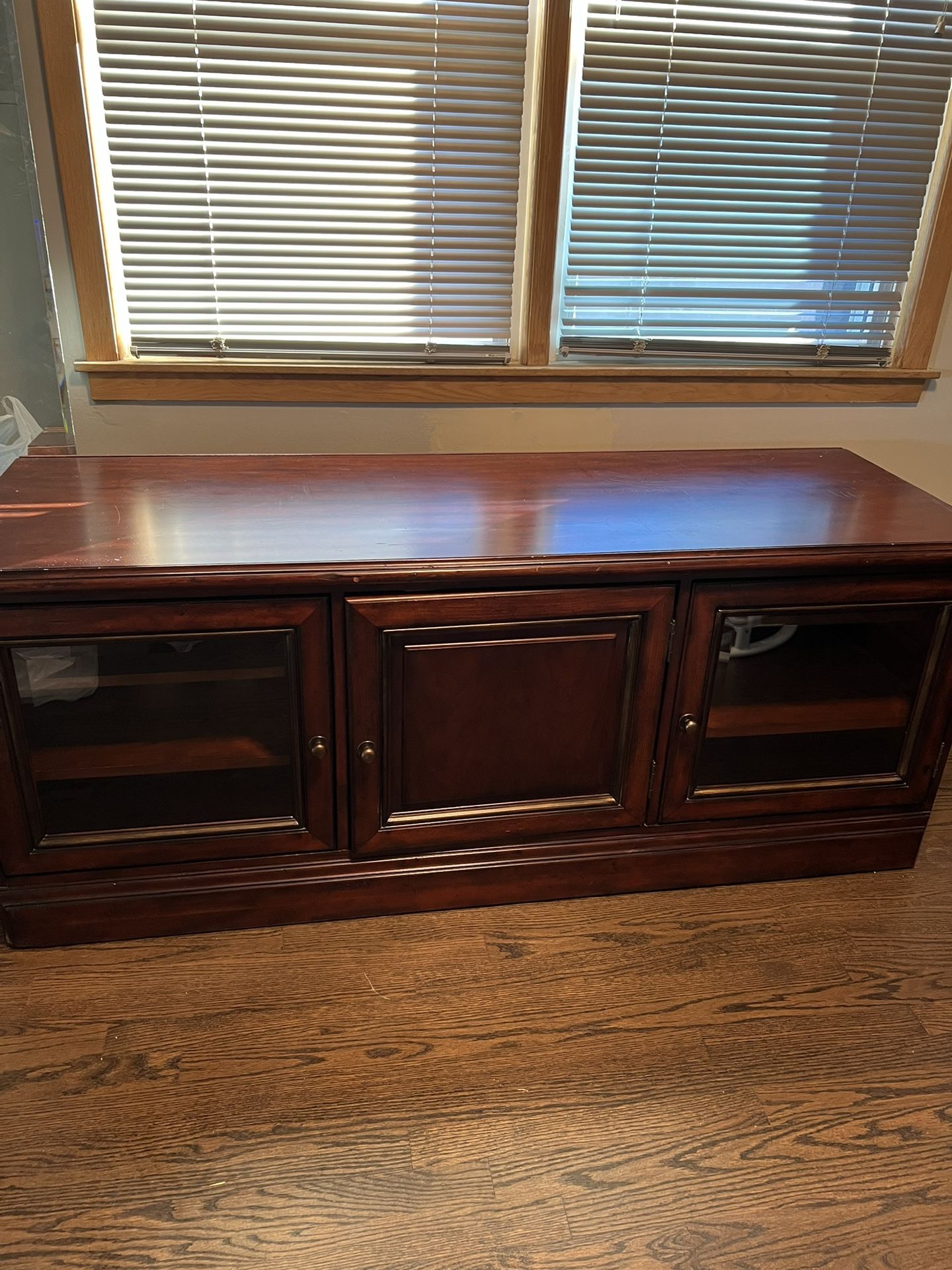 Hooker Furniture Seven Seas Cherry Display / Media Cabinet – Solid Wood