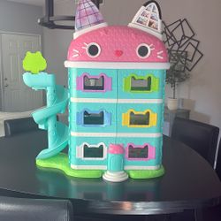 Talking Gabby foil House
