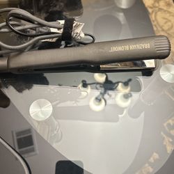 Hair Strightning  Brazilian Blow Out