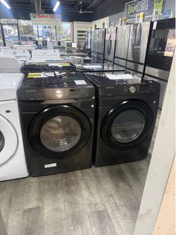 Samsung - 4.5 Cu. Ft. High Efficiency Stackable Smart Front Load Washer & 7.5 Cu Ft Smart Stackable Gas Dryer Set In Black Stainless steel 🔥🔥