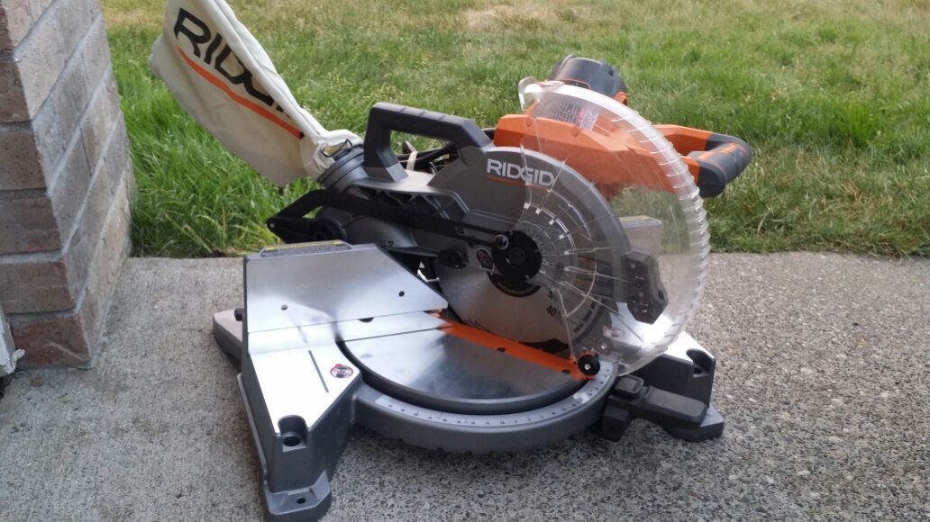 RIDGID R4112 10 in. Dual Bevel Miter Saw with Laser for Sale in Lake Stevens WA OfferUp