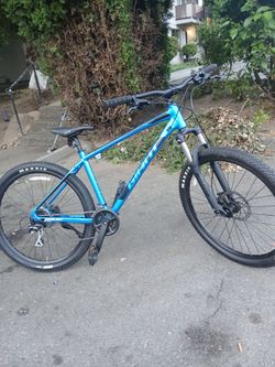 Giant Talon Mountain Bike
