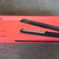 Amika The Confidante Moisture Maintenance Styler