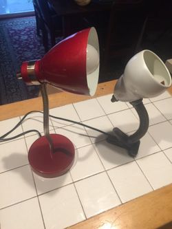 2 desk lamps