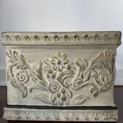 2 Flower Pots    