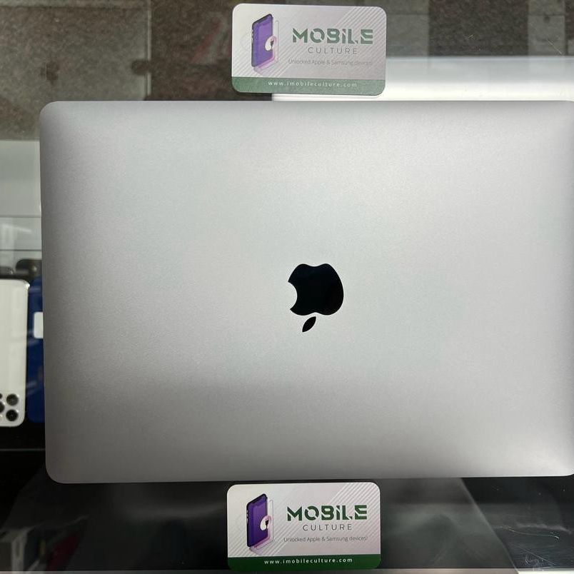 2020 MacBook Air 13" M1 8GB 256HD (We Have Multiple Finance Options!!)