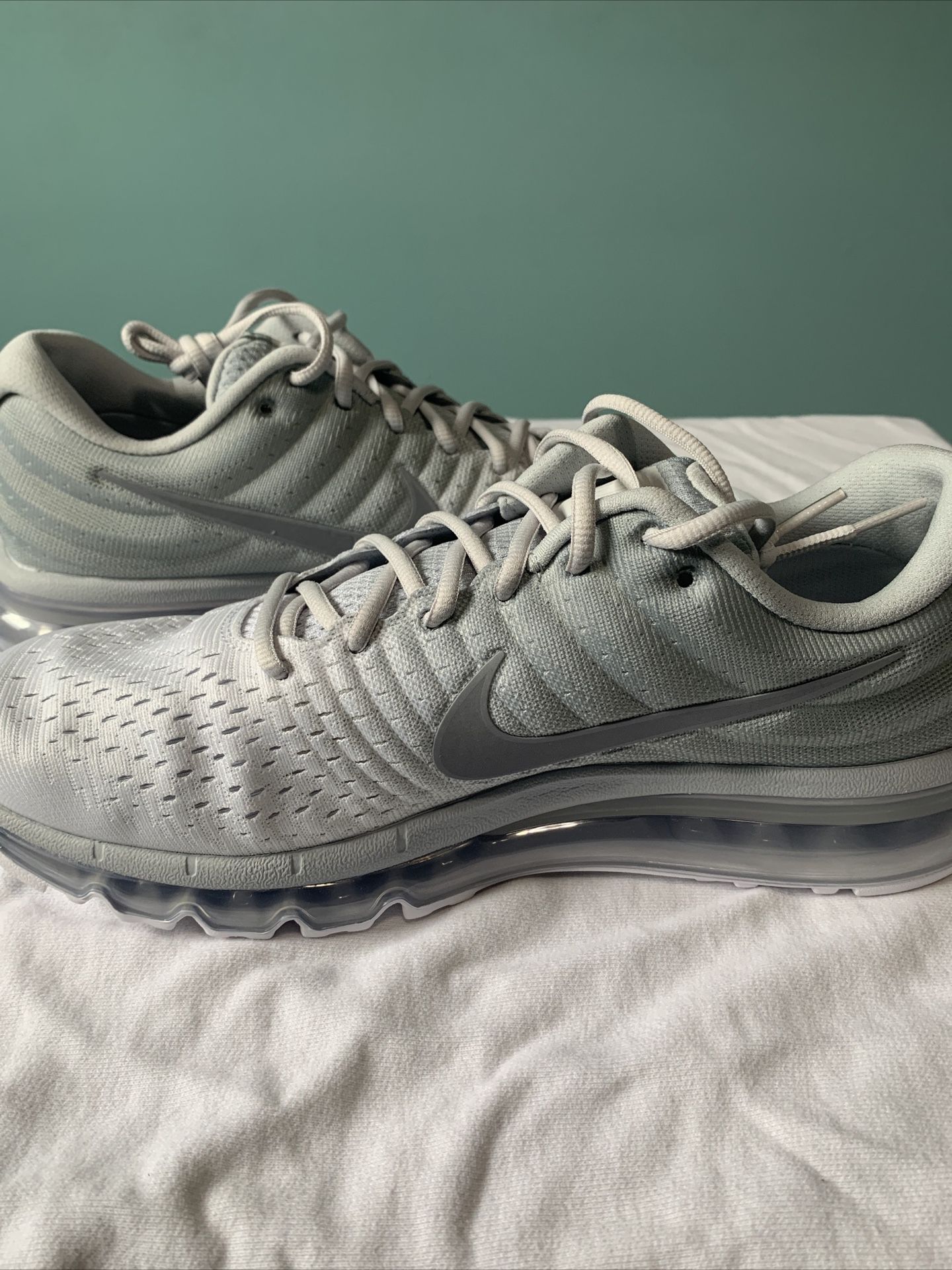 bar Espinas Borde Size 10.5 - Nike Air Max 2017 Pure Platinum - 849559-009 for Sale in  Nashville, TN - OfferUp