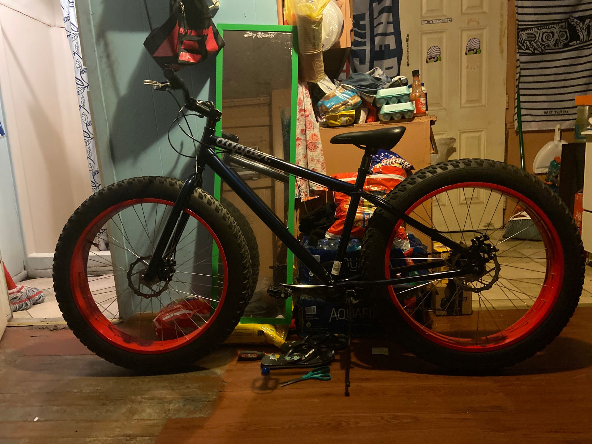 I’m selling my bike mongoose fat tires 26’ inch