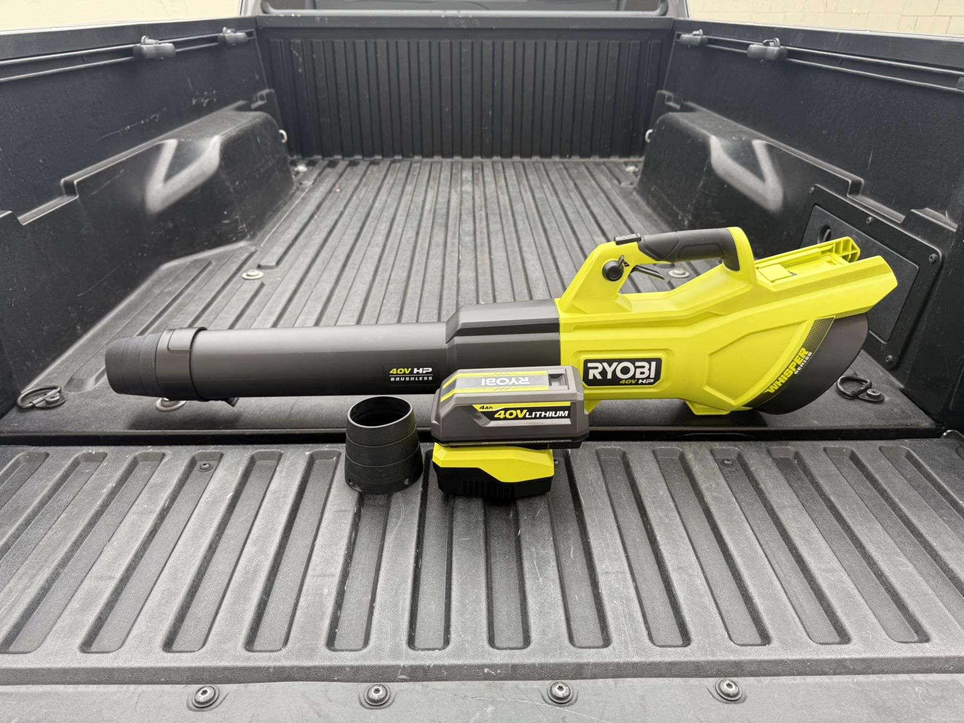 NEW RYOBI 40V HP Brushless 600 CFM 155 MPH Whisper Series Cordless Leaf Blower w/Battery
