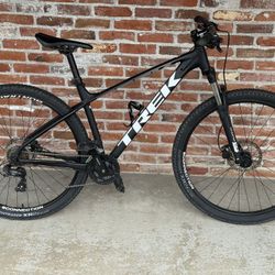 Trek Marlin 5 Mountain Bike