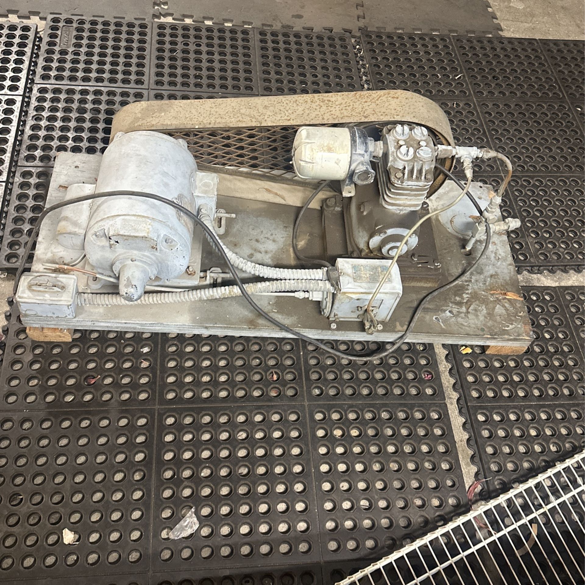 Electric Air Compressor
